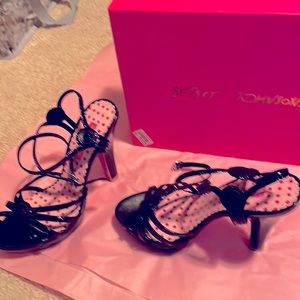Betsey Johnson High heels Black patent.7m with 5i inch heel!They are fu